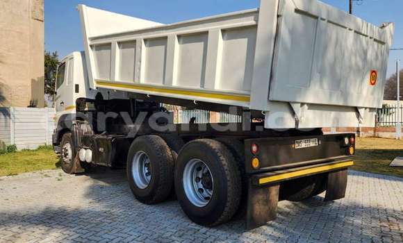 Buy Used Hino 300 Series White Truck in Livingstone in Zambia Buy Used Hino 300 Series White Truck in Livingstone in Zambia
