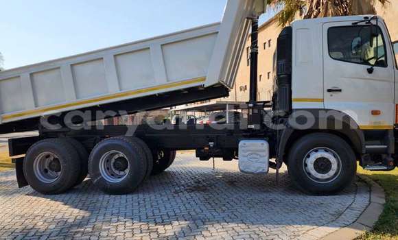 Buy Used Hino 300 Series White Truck in Livingstone in Zambia Buy Used Hino 300 Series White Truck in Livingstone in Zambia