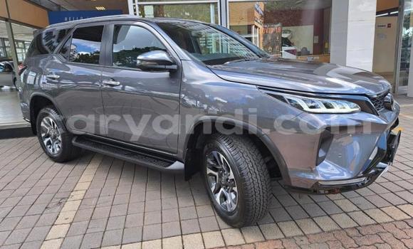 Acheter Occasion Voiture Toyota Fortuner Gris à Livingstone, Zambie
