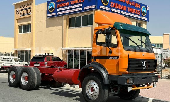 Acheter Import Utilitaire Mercedes–Benz Truck Autre à Import - Dubai, Zambie