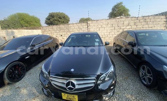 Nunua Ilio tumika Mercedes‒Benz E–Class Nyeusi Gari ndani ya Lusaka nchini Zambia Nunua Ilio tumika Mercedes‒Benz E–Class Nyeusi Gari ndani ya Lusaka nchini Zambia