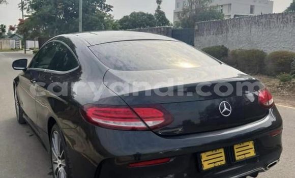 Nunua Ilio tumika Mercedes‒Benz C–Class Nyeusi Gari ndani ya Lusaka nchini Zambia Nunua Ilio tumika Mercedes‒Benz C–Class Nyeusi Gari ndani ya Lusaka nchini Zambia