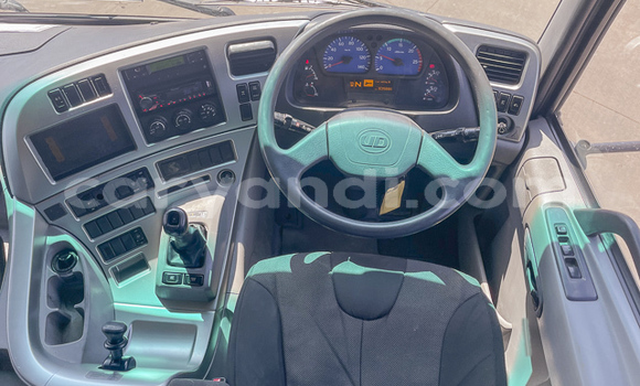 Nunua Ilio tumika Nissan UD Nyeupe Lori ndani ya Lusaka nchini Zambia Nunua Ilio tumika Nissan UD Nyeupe Lori ndani ya Lusaka nchini Zambia