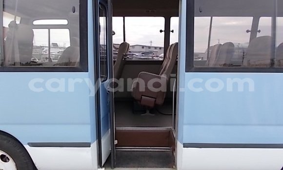 Nunua Ilio tumika Toyota Coaster Bluu Gari ndani ya Lusaka nchini Zambia Nunua Ilio tumika Toyota Coaster Bluu Gari ndani ya Lusaka nchini Zambia