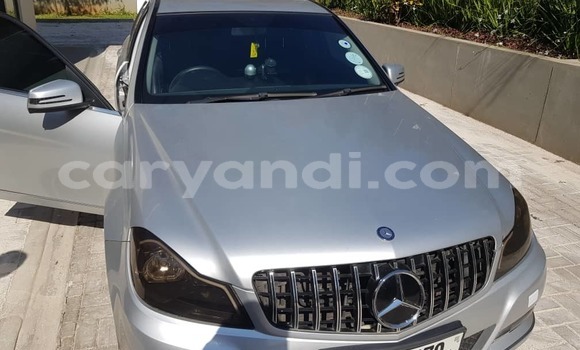 Nunua Ilio tumika Mercedes-Benz C180 coupe Fedha Gari ndani ya Lusaka nchini Zambia Nunua Ilio tumika Mercedes-Benz C180 coupe Fedha Gari ndani ya Lusaka nchini Zambia