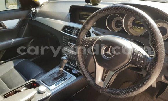Nunua Ilio tumika Mercedes-Benz C180 coupe Fedha Gari ndani ya Lusaka nchini Zambia Nunua Ilio tumika Mercedes-Benz C180 coupe Fedha Gari ndani ya Lusaka nchini Zambia