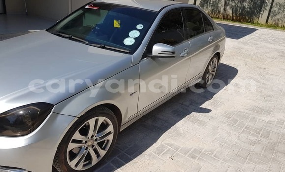 Nunua Ilio tumika Mercedes-Benz C180 coupe Fedha Gari ndani ya Lusaka nchini Zambia Nunua Ilio tumika Mercedes-Benz C180 coupe Fedha Gari ndani ya Lusaka nchini Zambia