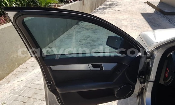 Nunua Ilio tumika Mercedes-Benz C180 coupe Fedha Gari ndani ya Lusaka nchini Zambia Nunua Ilio tumika Mercedes-Benz C180 coupe Fedha Gari ndani ya Lusaka nchini Zambia