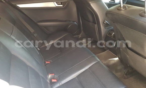 Nunua Ilio tumika Mercedes-Benz C180 coupe Fedha Gari ndani ya Lusaka nchini Zambia Nunua Ilio tumika Mercedes-Benz C180 coupe Fedha Gari ndani ya Lusaka nchini Zambia