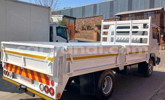 Acheter Occasion Utilitaire Nissan UD Blanc à Lusaka, Zambie Acheter Occasion Utilitaire Nissan UD Blanc à Lusaka, Zambie