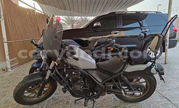 Acheter Occasion Moto Honda Rebel Gris à Lusaka, Zambie