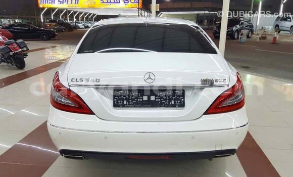 Buy Import Mercedes‒Benz 190 (W201) White Car in Import - Dubai in Zambia Buy Import Mercedes‒Benz 190 (W201) White Car in Import - Dubai in Zambia