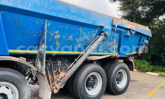 Nunua Ilio tumika Volvo FL Nyeupe Lori ndani ya Lusaka nchini Zambia Nunua Ilio tumika Volvo FL Nyeupe Lori ndani ya Lusaka nchini Zambia