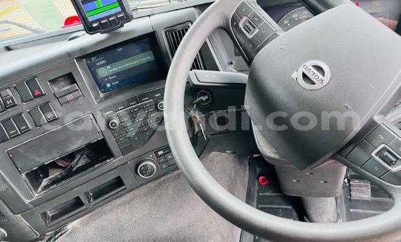 Nunua Ilio tumika Volvo FL Nyeupe Lori ndani ya Lusaka nchini Zambia Nunua Ilio tumika Volvo FL Nyeupe Lori ndani ya Lusaka nchini Zambia