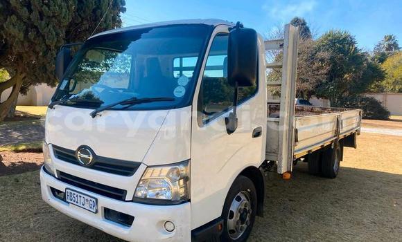 Buy Used Hino 300 Series White Truck in Lusaka in Zambia Buy Used Hino 300 Series White Truck in Lusaka in Zambia