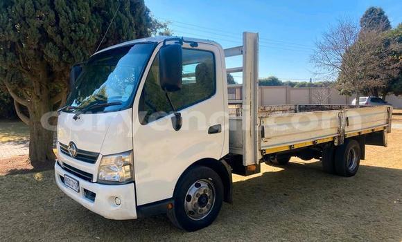 Buy Used Hino 300 Series White Truck in Lusaka in Zambia Buy Used Hino 300 Series White Truck in Lusaka in Zambia