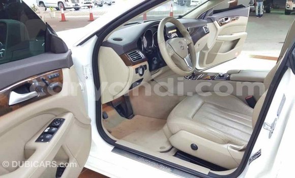Buy Import Mercedes‒Benz 190 (W201) White Car in Import - Dubai in Zambia Buy Import Mercedes‒Benz 190 (W201) White Car in Import - Dubai in Zambia