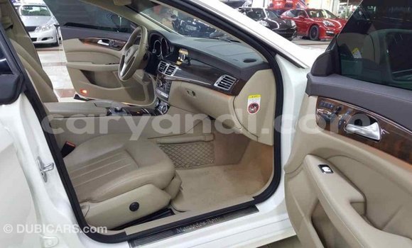 Buy Import Mercedes‒Benz 190 (W201) White Car in Import - Dubai in Zambia Buy Import Mercedes‒Benz 190 (W201) White Car in Import - Dubai in Zambia