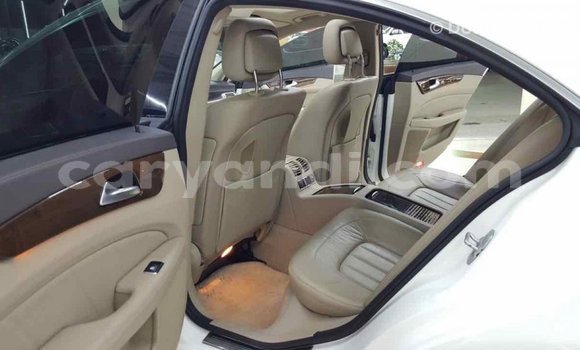 Buy Import Mercedes‒Benz 190 (W201) White Car in Import - Dubai in Zambia Buy Import Mercedes‒Benz 190 (W201) White Car in Import - Dubai in Zambia