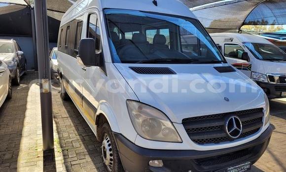 Buy Used Mercedes Viano White Car in Lusaka in Zambia Buy Used Mercedes Viano White Car in Lusaka in Zambia