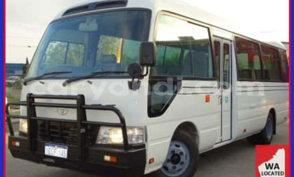 Acheter Occasion Voiture Toyota Coaster Blanc à Lusaka, Zambie Acheter Occasion Voiture Toyota Coaster Blanc à Lusaka, Zambie