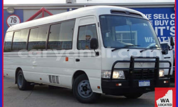 Acheter Occasion Voiture Toyota Coaster Blanc à Lusaka, Zambie Acheter Occasion Voiture Toyota Coaster Blanc à Lusaka, Zambie