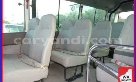 Acheter Occasion Voiture Toyota Coaster Blanc à Lusaka, Zambie Acheter Occasion Voiture Toyota Coaster Blanc à Lusaka, Zambie