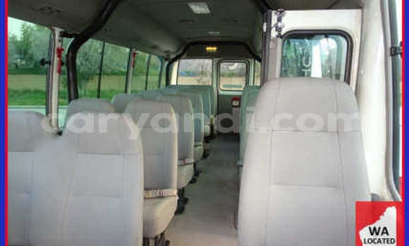 Acheter Occasion Voiture Toyota Coaster Blanc à Lusaka, Zambie Acheter Occasion Voiture Toyota Coaster Blanc à Lusaka, Zambie