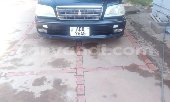 Nunua Ilio tumika Toyota Crown Bluu Gari ndani ya Kitwe nchini Zambia Nunua Ilio tumika Toyota Crown Bluu Gari ndani ya Kitwe nchini Zambia