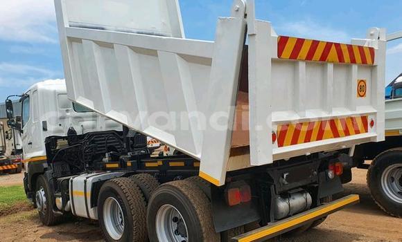 Nunua Ilio tumika Hino Ranger Nyeupe Lori ndani ya Lusaka nchini Zambia Nunua Ilio tumika Hino Ranger Nyeupe Lori ndani ya Lusaka nchini Zambia