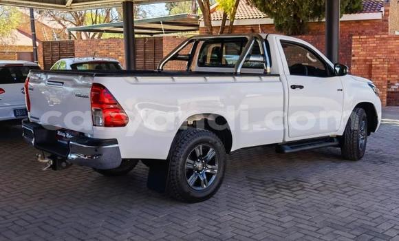 Buy Used Toyota Hilux White Car in Kitwe in Zambia Buy Used Toyota Hilux White Car in Kitwe in Zambia