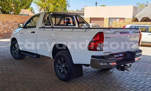 Buy Used Toyota Hilux White Car in Kitwe in Zambia Buy Used Toyota Hilux White Car in Kitwe in Zambia