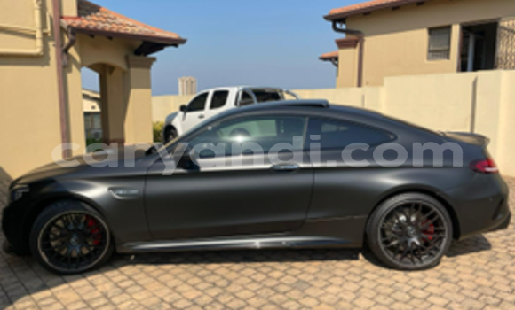 Acheter Occasion Voiture Mercedes-Benz C250 coupe Gris à Lusaka, Zambie Acheter Occasion Voiture Mercedes-Benz C250 coupe Gris à Lusaka, Zambie