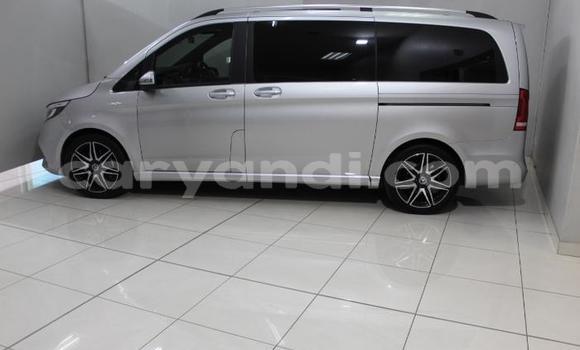 Tenga Tsaru Mercedes-Benz E-Classe Sirivha Mota in Lusaka in Zambia Tenga Tsaru Mercedes-Benz E-Classe Sirivha Mota in Lusaka in Zambia