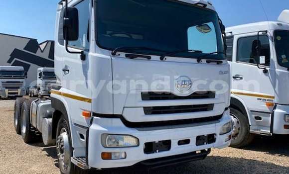 Nunua Ilio tumika Nissan UD Nyeupe Lori ndani ya Lusaka nchini Zambia Nunua Ilio tumika Nissan UD Nyeupe Lori ndani ya Lusaka nchini Zambia