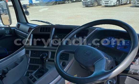 Nunua Ilio tumika Nissan UD Nyeupe Lori ndani ya Lusaka nchini Zambia Nunua Ilio tumika Nissan UD Nyeupe Lori ndani ya Lusaka nchini Zambia