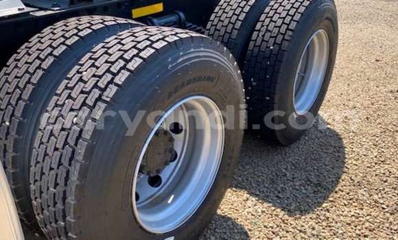 Nunua Ilio tumika Nissan UD Nyeupe Lori ndani ya Lusaka nchini Zambia Nunua Ilio tumika Nissan UD Nyeupe Lori ndani ya Lusaka nchini Zambia