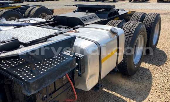 Nunua Ilio tumika Nissan UD Nyeupe Lori ndani ya Lusaka nchini Zambia Nunua Ilio tumika Nissan UD Nyeupe Lori ndani ya Lusaka nchini Zambia