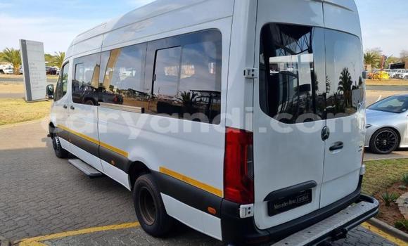 Buy Used Mercedes‒Benz Viano White Car in Chingola in Zambia Buy Used Mercedes‒Benz Viano White Car in Chingola in Zambia