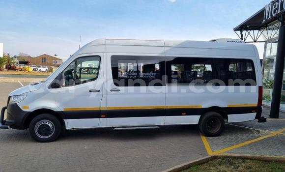 Buy Used Mercedes‒Benz Viano White Car in Chingola in Zambia Buy Used Mercedes‒Benz Viano White Car in Chingola in Zambia