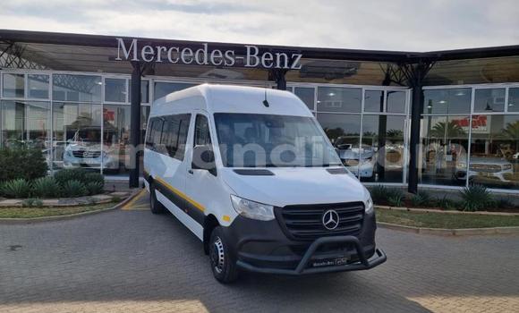 Buy Used Mercedes‒Benz Viano White Car in Chingola in Zambia Buy Used Mercedes‒Benz Viano White Car in Chingola in Zambia