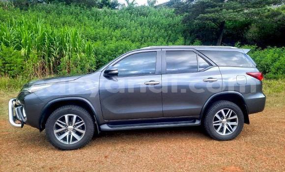 Nunua Ilio tumika Toyota Fortuner Fedha Gari ndani ya Chilanga nchini Lusaka Nunua Ilio tumika Toyota Fortuner Fedha Gari ndani ya Chilanga nchini Lusaka
