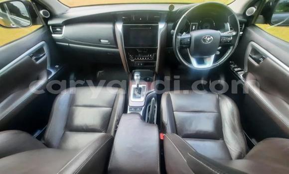 Nunua Ilio tumika Toyota Fortuner Fedha Gari ndani ya Chilanga nchini Lusaka Nunua Ilio tumika Toyota Fortuner Fedha Gari ndani ya Chilanga nchini Lusaka