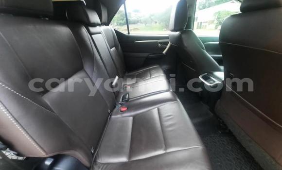 Nunua Ilio tumika Toyota Fortuner Fedha Gari ndani ya Chilanga nchini Lusaka Nunua Ilio tumika Toyota Fortuner Fedha Gari ndani ya Chilanga nchini Lusaka