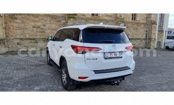 Buy Used Toyota Fortuner White Car in Chilanga in Lusaka Buy Used Toyota Fortuner White Car in Chilanga in Lusaka