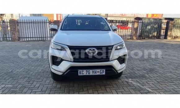 Buy Used Toyota Fortuner White Car in Chilanga in Lusaka Buy Used Toyota Fortuner White Car in Chilanga in Lusaka