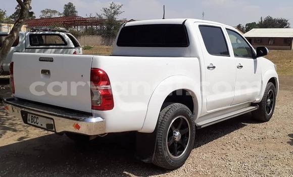 Tenga Tsaru Toyota Hilux Zvimwe Mota in Lusaka in Zambia Tenga Tsaru Toyota Hilux Zvimwe Mota in Lusaka in Zambia