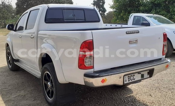 Tenga Tsaru Toyota Hilux Zvimwe Mota in Lusaka in Zambia Tenga Tsaru Toyota Hilux Zvimwe Mota in Lusaka in Zambia