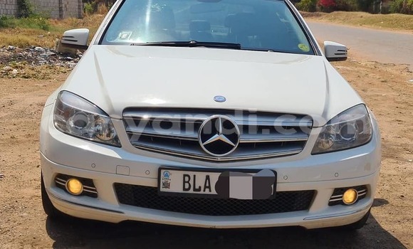 Acheter Occasion Voiture Mercedes-Benz C-Classe Blanc à Lusaka, Zambie