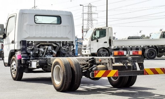 Buy Import Mitsubishi Canter White Truck in Import - Dubai in Zambia Buy Import Mitsubishi Canter White Truck in Import - Dubai in Zambia